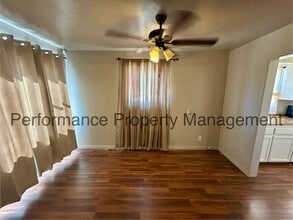 1509 El Serento Dr in Bakersfield, CA - Building Photo - Building Photo