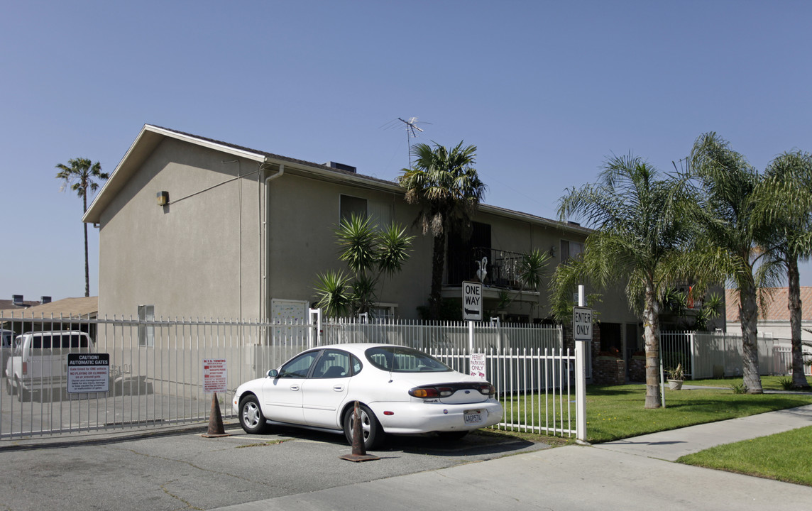 Jimenez Park in Bloomington, CA - Building Photo