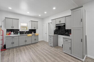 87 Winnikee Ave in Poughkeepsie, NY - Building Photo - Building Photo