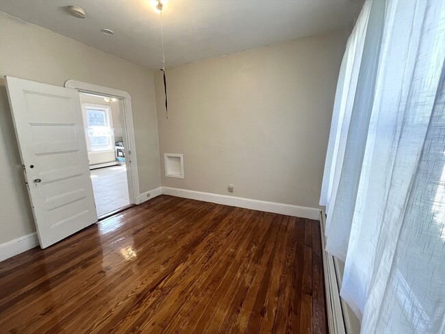 46 Kinnaird St, Unit 3 in Cambridge, MA - Building Photo - Building Photo