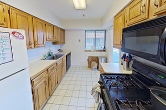 147 Kelton St, Unit 312 in Boston, MA - Building Photo - Building Photo