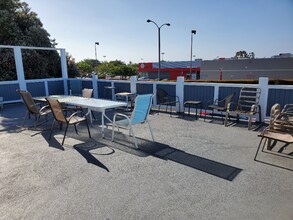 1150 Manhattan Beach Blvd in Manhattan Beach, CA - Building Photo - Building Photo