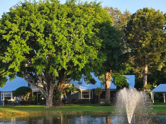 3425 Timberwood Cir in Naples, FL - Building Photo - Building Photo