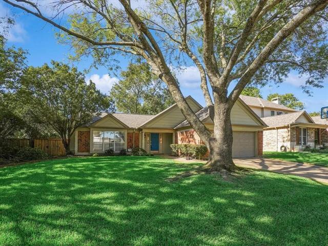 521 Chasewood Dr in Grapevine, TX - Building Photo - Building Photo