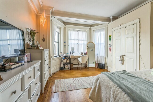466 Commonwealth Ave in Boston, MA - Building Photo - Building Photo