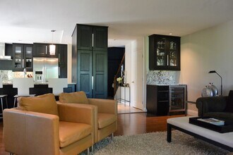 328 Shoreline Rd in Lake Barrington, IL - Building Photo - Building Photo