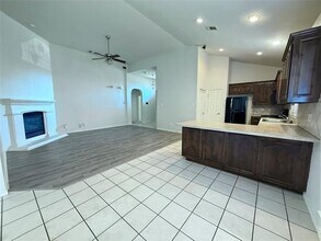 10008 Tulare Ln in Fort Worth, TX - Building Photo - Building Photo