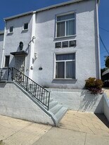4915 San Vicente Blvd, Unit LARGE UPPER ONE BD DUPLEX in Los Angeles, CA - Building Photo