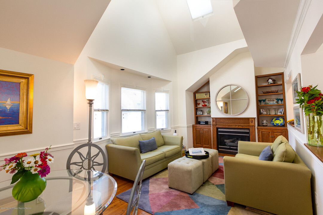 107 Brinley Ave in Bradley Beach, NJ - Foto de edificio