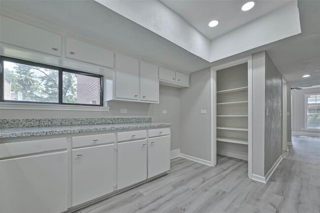 property at 17805 Villa Way Dr