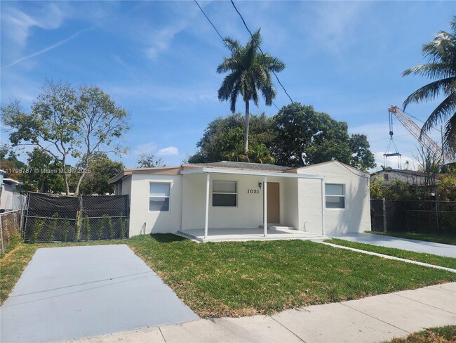1021 NW 20th Ave in Miami, FL - Building Photo - Building Photo