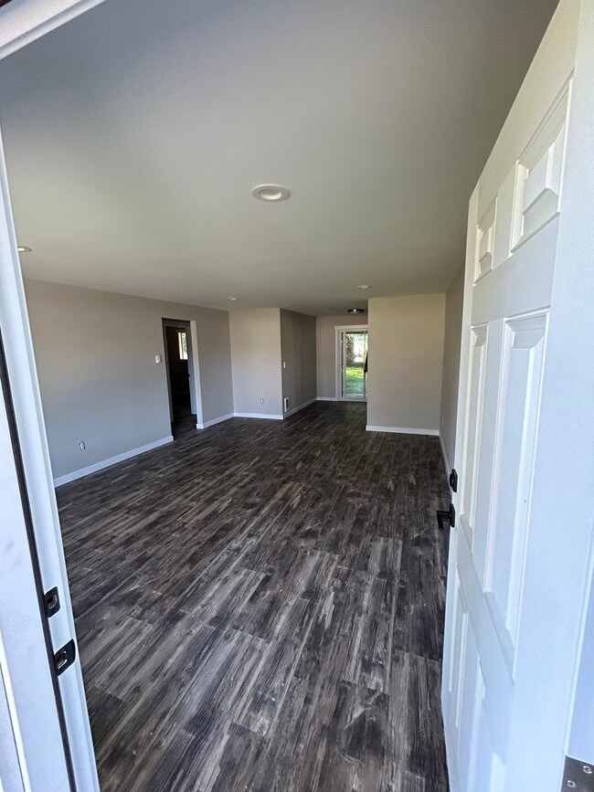 1602 E Hazel Ave in Burlington, WA - Building Photo - Building Photo