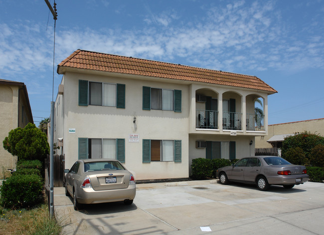 4726 30th St in San Diego, CA - Foto de edificio - Building Photo