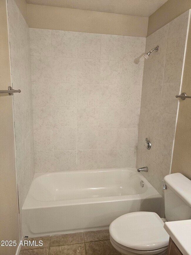 2230 E Polk St in Phoenix, AZ - Building Photo - Building Photo