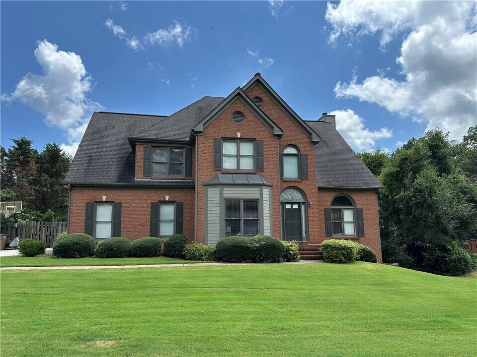 2020 Bentwood Ct in Cumming, GA - Building Photo