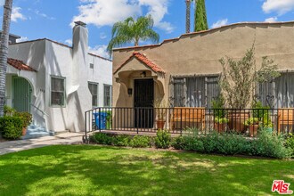 830 N Orange Dr in Los Angeles, CA - Building Photo - Building Photo