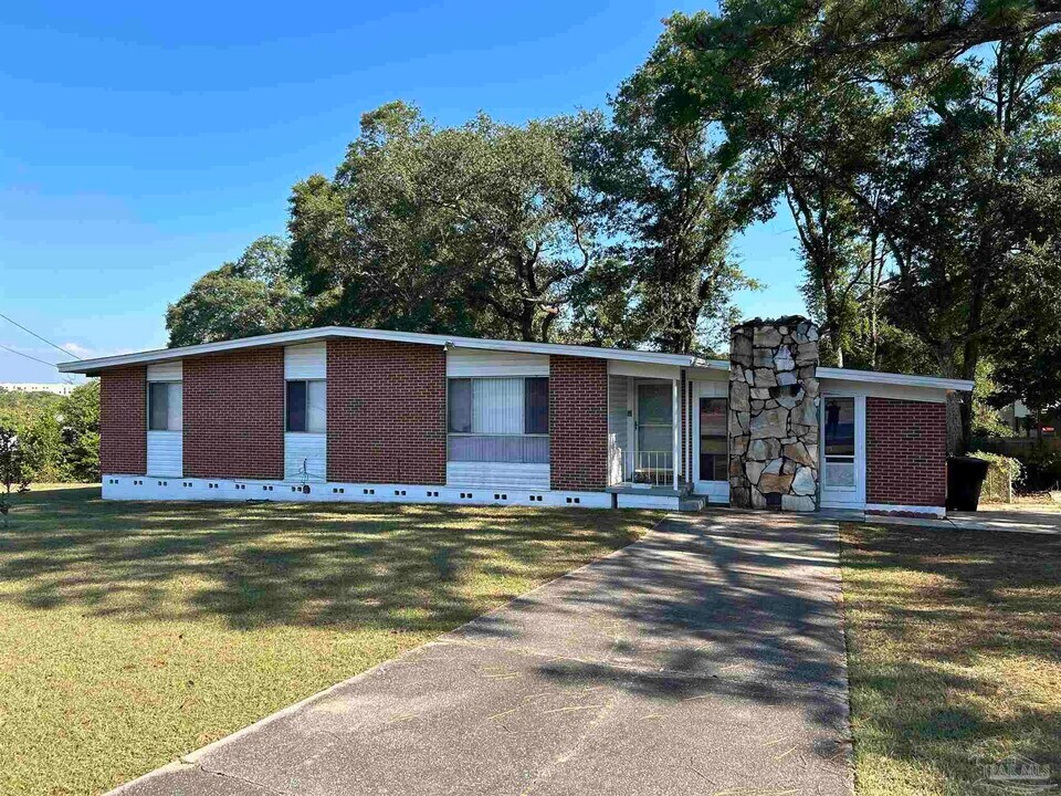 612 Linden Rd in Pensacola, FL - Building Photo