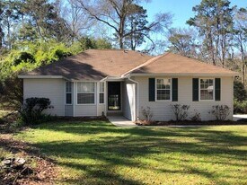 8736 Minnow Creek Dr in Tallahassee, FL - Building Photo