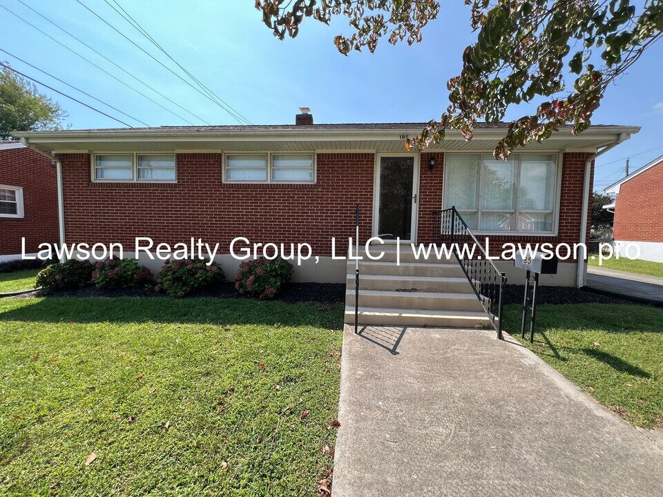 185 Christian Ave NE in Roanoke, VA - Building Photo