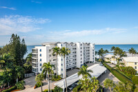 Royal Palm Club in Naples, FL - Building Photo - Building Photo