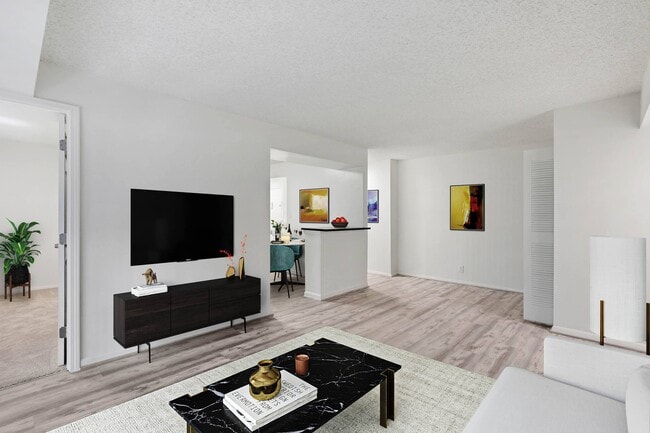 Vistas of Annandale in Annandale, VA - Foto de edificio - Building Photo