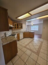 2346 Stillwater Ct in Medford, OR - Building Photo - Building Photo