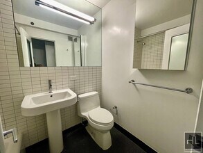 East 39th Street in New York, NY - Building Photo - Building Photo