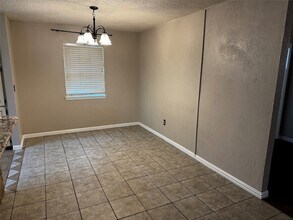 200 Cedar Ln in Tolar, TX - Foto de edificio - Building Photo