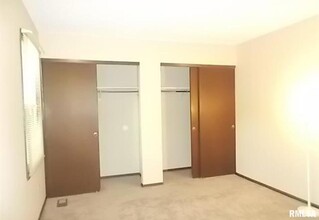1216 Tanglefoot Ln in Bettendorf, IA - Building Photo - Building Photo
