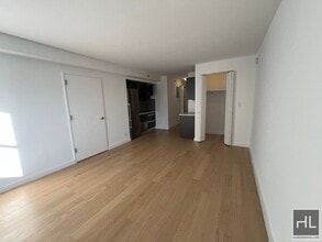 East 39th Street in New York, NY - Building Photo - Building Photo