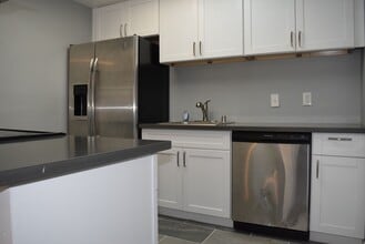 6505 Hillsdale Blvd in Sacramento, CA - Building Photo - Building Photo