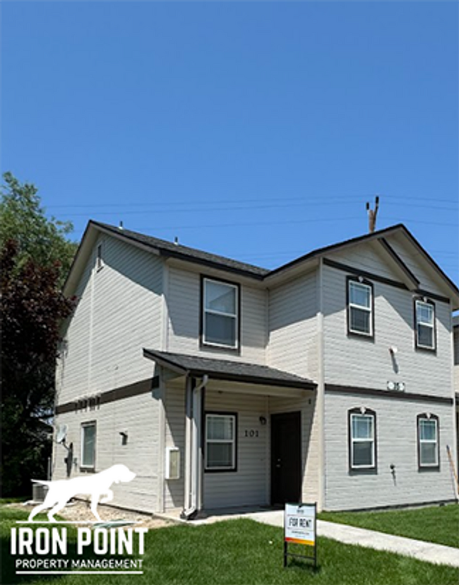 property at 35 S White Oak Ln