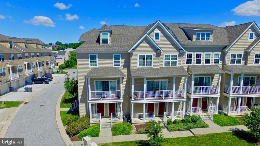 302 Michaels Way in West Chester, PA - Building Photo