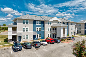 The Avenue at San Marcos Student Housing in San Marcos, TX - Building Photo - Building Photo