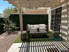 8015 Teresita Ave in Las Vegas, NV - Foto de edificio - Building Photo