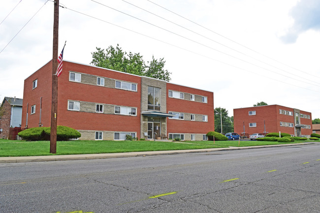 Beech Grove Place Apartments in Beech Grove, IN - Foto de edificio - Building Photo