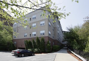 1 Courageous Ct in Salem, MA - Building Photo