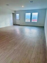 11308 Rodeo Dr in Providence Village, TX - Foto de edificio - Building Photo