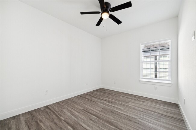 property at 120 W Mulberry Ave