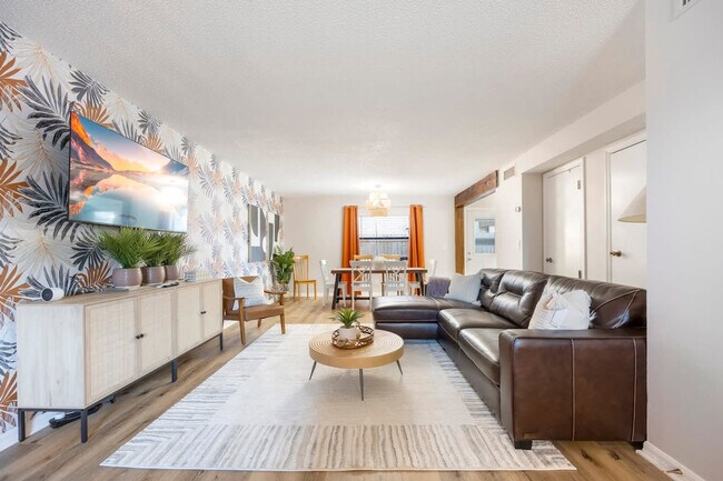 property at 432 N 1st St