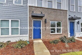 2043 Clarksdale Dr in Charlotte, NC - Building Photo - Building Photo
