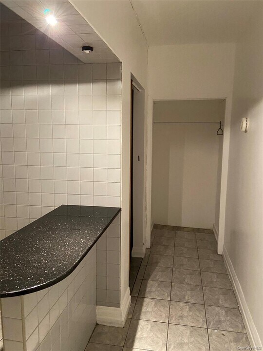 136-39 41st Ave in Queens, NY - Building Photo