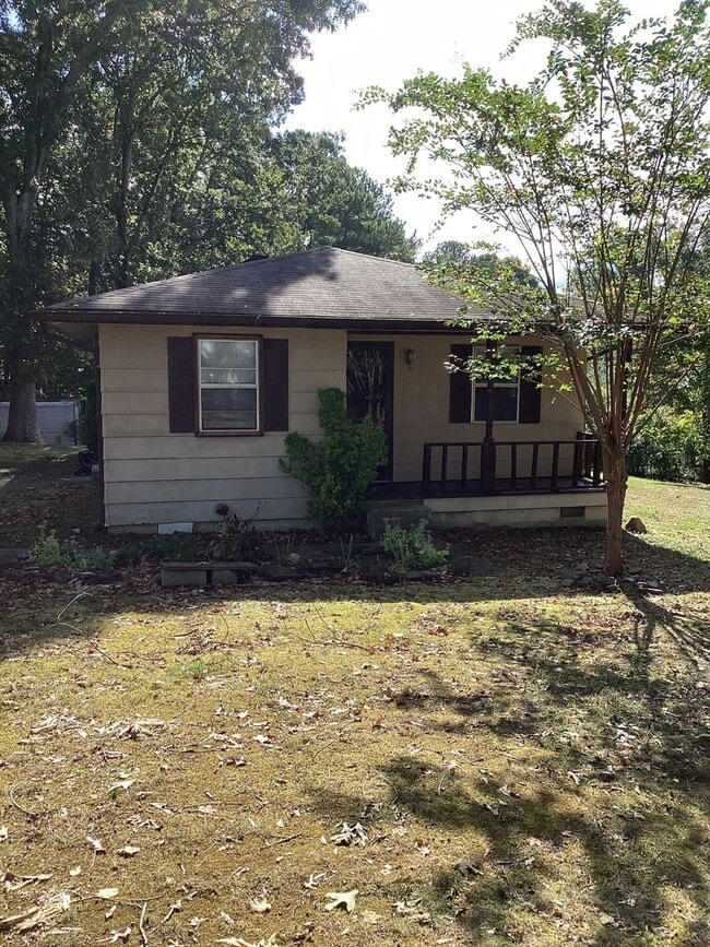 7488 Davis Mill Rd in Harrison, TN - Foto de edificio - Building Photo