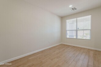 2055 E Northwood Dr in Phoenix, AZ - Building Photo - Building Photo