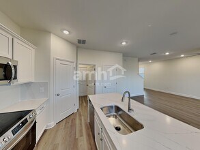 5952 Sycamore Pl St in St. Cloud, FL - Foto de edificio - Building Photo