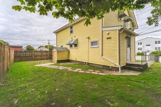 23 Slade St in Pawtucket, RI - Building Photo - Building Photo