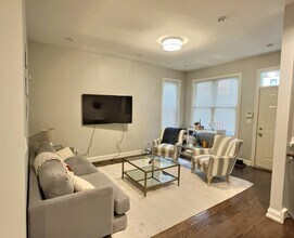 2538 N Southport Ave in Chicago, IL - Building Photo - Building Photo