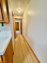 818 5th St NW in Waverly, IA - Foto de edificio - Building Photo