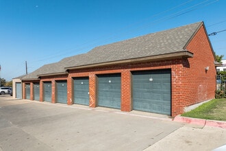 Fountains of Rosemeade in Carrollton, TX - Foto de edificio - Building Photo