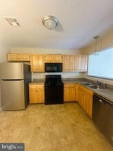 135 Cardinal Ln in Hummelstown, PA - Building Photo - Building Photo